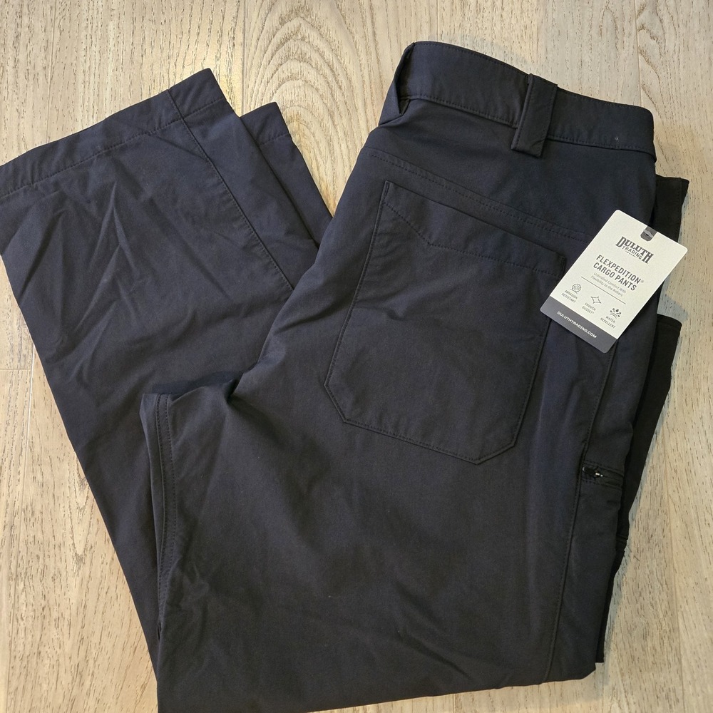 NWT Duluth Mens 40x30 Flexpedition Relaxed Fit Cargo Pants Black Water Resistant